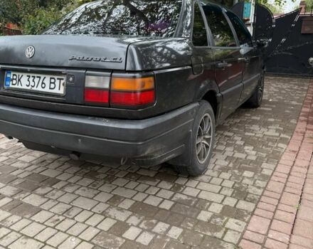 Черный Фольксваген Пассат, объемом двигателя 1.8 л и пробегом 350 тыс. км за 1800 $, фото 2 на Automoto.ua