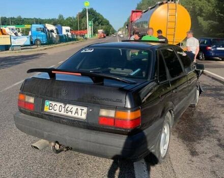 Черный Фольксваген Пассат, объемом двигателя 1.8 л и пробегом 300 тыс. км за 1300 $, фото 1 на Automoto.ua