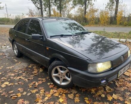 Черный Фольксваген Пассат, объемом двигателя 1.8 л и пробегом 100 тыс. км за 2100 $, фото 2 на Automoto.ua