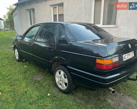 Черный Фольксваген Пассат, объемом двигателя 1.8 л и пробегом 300 тыс. км за 800 $, фото 1 на Automoto.ua