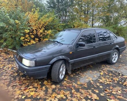 Черный Фольксваген Пассат, объемом двигателя 1.8 л и пробегом 100 тыс. км за 2100 $, фото 1 на Automoto.ua