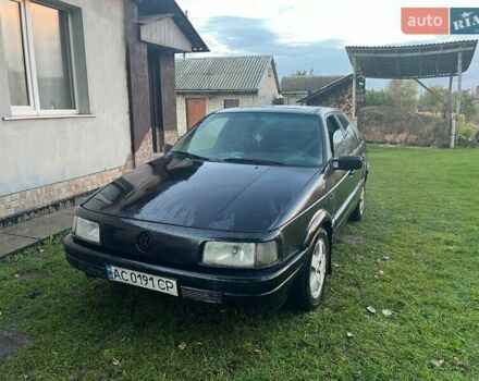 Черный Фольксваген Пассат, объемом двигателя 1.8 л и пробегом 300 тыс. км за 800 $, фото 4 на Automoto.ua