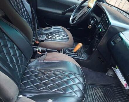 Чорний Фольксваген Пассат, об'ємом двигуна 1.8 л та пробігом 300 тис. км за 1000 $, фото 4 на Automoto.ua