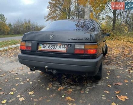 Черный Фольксваген Пассат, объемом двигателя 1.8 л и пробегом 100 тыс. км за 2100 $, фото 2 на Automoto.ua