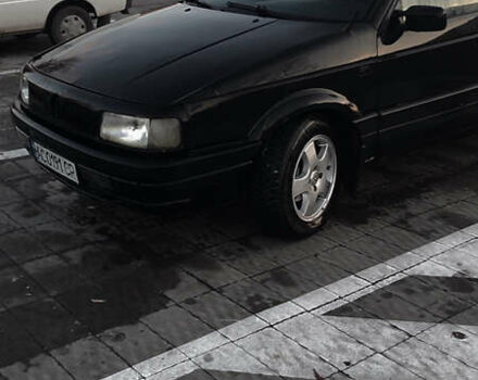 Черный Фольксваген Пассат, объемом двигателя 1.78 л и пробегом 319 тыс. км за 1450 $, фото 2 на Automoto.ua