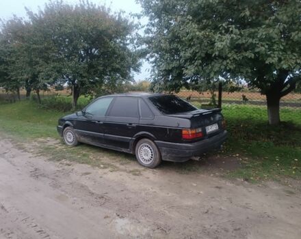 Черный Фольксваген Пассат, объемом двигателя 1.9 л и пробегом 300 тыс. км за 1350 $, фото 1 на Automoto.ua