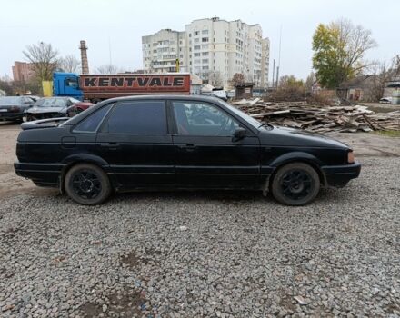 Черный Фольксваген Пассат, объемом двигателя 1.8 л и пробегом 300 тыс. км за 750 $, фото 1 на Automoto.ua