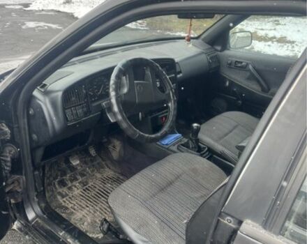 Черный Фольксваген Пассат, объемом двигателя 1.8 л и пробегом 300 тыс. км за 1550 $, фото 4 на Automoto.ua