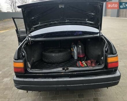 Черный Фольксваген Пассат, объемом двигателя 2 л и пробегом 468 тыс. км за 2700 $, фото 8 на Automoto.ua