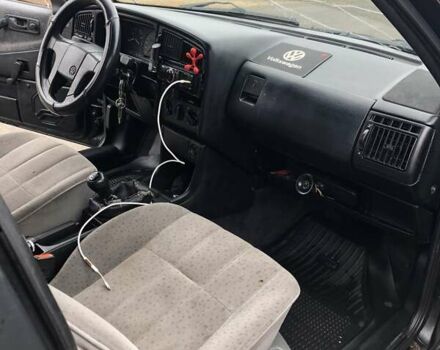 Черный Фольксваген Пассат, объемом двигателя 2 л и пробегом 468 тыс. км за 2700 $, фото 10 на Automoto.ua