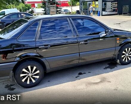 Черный Фольксваген Пассат, объемом двигателя 1.8 л и пробегом 345 тыс. км за 3100 $, фото 3 на Automoto.ua