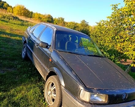 Черный Фольксваген Пассат, объемом двигателя 2 л и пробегом 315 тыс. км за 2300 $, фото 4 на Automoto.ua