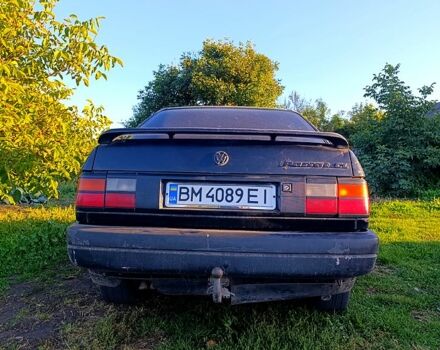 Черный Фольксваген Пассат, объемом двигателя 2 л и пробегом 315 тыс. км за 2300 $, фото 3 на Automoto.ua