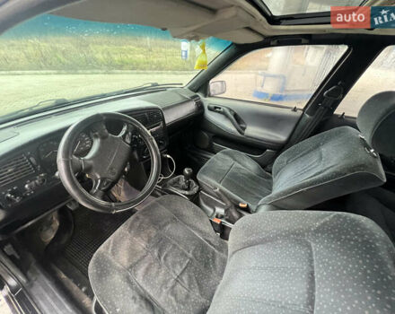 Черный Фольксваген Пассат, объемом двигателя 1.98 л и пробегом 300 тыс. км за 2300 $, фото 8 на Automoto.ua