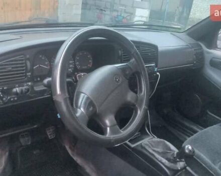 Черный Фольксваген Пассат, объемом двигателя 2 л и пробегом 290 тыс. км за 1300 $, фото 2 на Automoto.ua