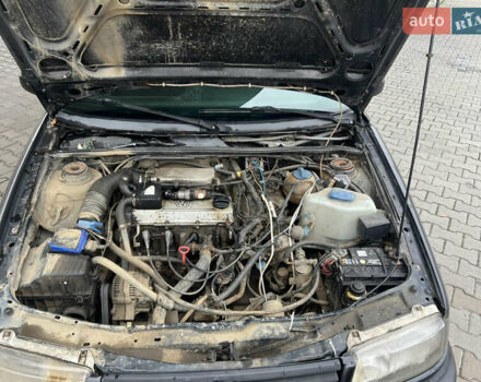 Черный Фольксваген Пассат, объемом двигателя 1.98 л и пробегом 300 тыс. км за 2300 $, фото 12 на Automoto.ua