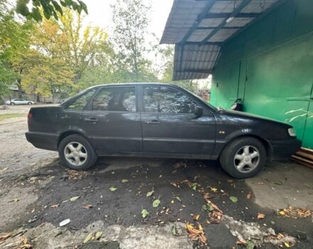 Черный Фольксваген Пассат, объемом двигателя 2 л и пробегом 350 тыс. км за 2400 $, фото 5 на Automoto.ua