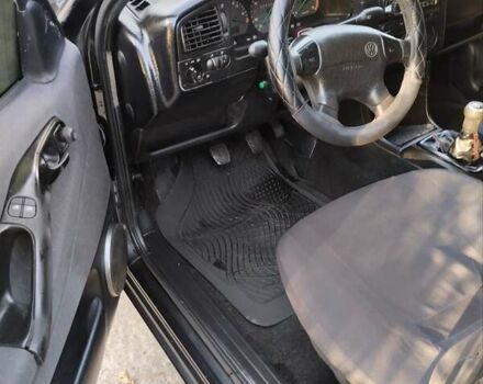 Чорний Фольксваген Пассат, об'ємом двигуна 1.78 л та пробігом 300 тис. км за 2100 $, фото 3 на Automoto.ua