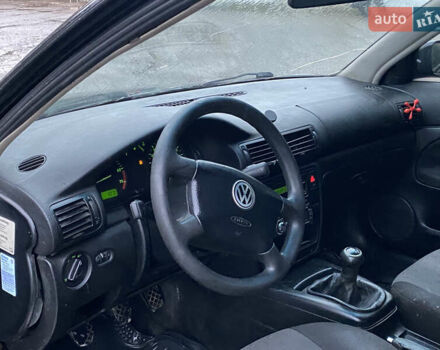 Чорний Фольксваген Пассат, об'ємом двигуна 1.6 л та пробігом 350 тис. км за 2000 $, фото 21 на Automoto.ua