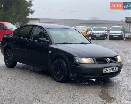 Чорний Фольксваген Пассат, об'ємом двигуна 1.6 л та пробігом 350 тис. км за 2000 $, фото 11 на Automoto.ua