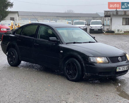 Чорний Фольксваген Пассат, об'ємом двигуна 1.6 л та пробігом 350 тис. км за 2000 $, фото 5 на Automoto.ua