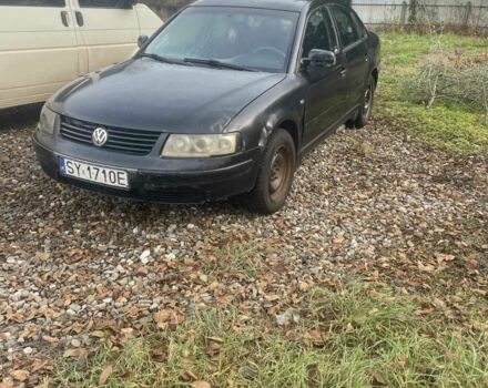 Черный Фольксваген Пассат, объемом двигателя 0 л и пробегом 350 тыс. км за 1000 $, фото 1 на Automoto.ua