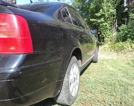 Черный Фольксваген Пассат, объемом двигателя 1.6 л и пробегом 199 тыс. км за 2500 $, фото 1 на Automoto.ua