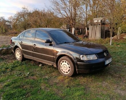 Черный Фольксваген Пассат, объемом двигателя 1.8 л и пробегом 260 тыс. км за 2700 $, фото 3 на Automoto.ua