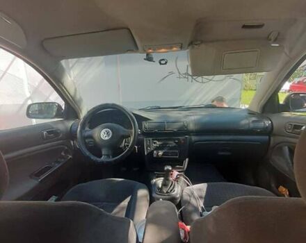 Черный Фольксваген Пассат, объемом двигателя 2.5 л и пробегом 330 тыс. км за 3500 $, фото 2 на Automoto.ua