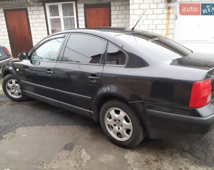 Черный Фольксваген Пассат, объемом двигателя 1.6 л и пробегом 390 тыс. км за 2999 $, фото 21 на Automoto.ua