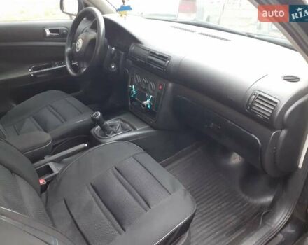 Черный Фольксваген Пассат, объемом двигателя 1.6 л и пробегом 390 тыс. км за 2999 $, фото 11 на Automoto.ua