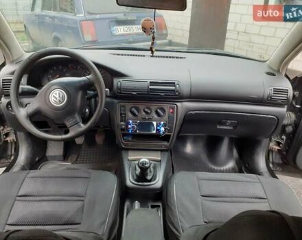 Черный Фольксваген Пассат, объемом двигателя 1.6 л и пробегом 390 тыс. км за 2999 $, фото 27 на Automoto.ua