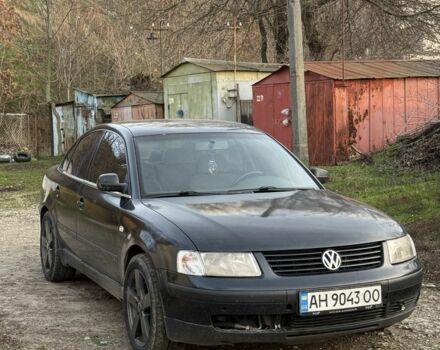 Черный Фольксваген Пассат, объемом двигателя 1.8 л и пробегом 300 тыс. км за 3200 $, фото 2 на Automoto.ua