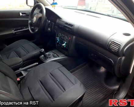 Черный Фольксваген Пассат, объемом двигателя 1.6 л и пробегом 390 тыс. км за 2999 $, фото 4 на Automoto.ua