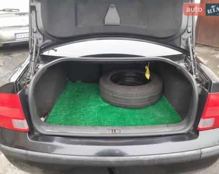 Черный Фольксваген Пассат, объемом двигателя 1.6 л и пробегом 390 тыс. км за 2999 $, фото 16 на Automoto.ua