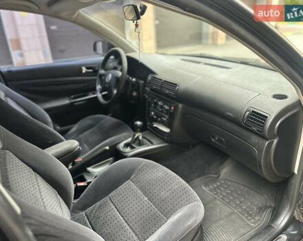 Чорний Фольксваген Пассат, об'ємом двигуна 1.6 л та пробігом 424 тис. км за 3300 $, фото 11 на Automoto.ua