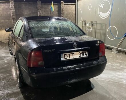 Черный Фольксваген Пассат, объемом двигателя 1.9 л и пробегом 300 тыс. км за 1700 $, фото 3 на Automoto.ua