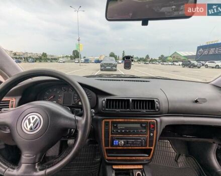 Чорний Фольксваген Пассат, об'ємом двигуна 1.8 л та пробігом 140 тис. км за 3500 $, фото 17 на Automoto.ua