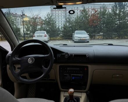 Черный Фольксваген Пассат, объемом двигателя 1.9 л и пробегом 496 тыс. км за 3500 $, фото 4 на Automoto.ua