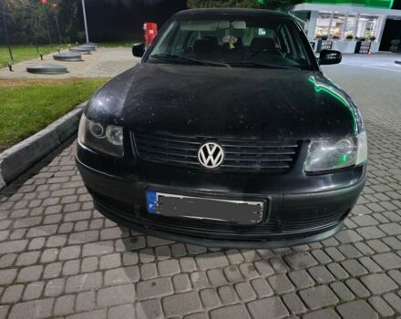 Чорний Фольксваген Пассат, об'ємом двигуна 1 л та пробігом 38 тис. км за 2214 $, фото 1 на Automoto.ua