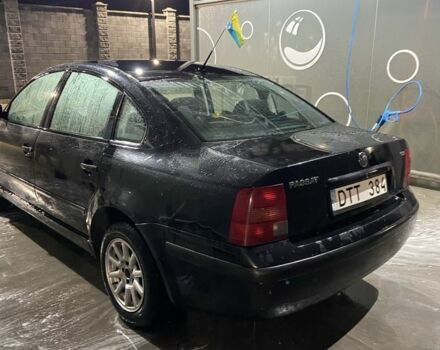 Черный Фольксваген Пассат, объемом двигателя 1.9 л и пробегом 300 тыс. км за 1700 $, фото 2 на Automoto.ua