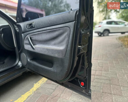 Чорний Фольксваген Пассат, об'ємом двигуна 1.6 л та пробігом 424 тис. км за 3300 $, фото 15 на Automoto.ua