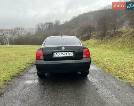 Чорний Фольксваген Пассат, об'ємом двигуна 1.78 л та пробігом 270 тис. км за 2100 $, фото 4 на Automoto.ua