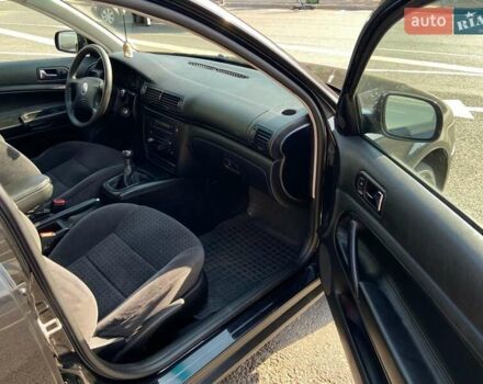 Чорний Фольксваген Пассат, об'ємом двигуна 1.6 л та пробігом 315 тис. км за 4500 $, фото 2 на Automoto.ua