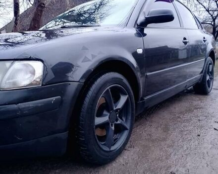 Черный Фольксваген Пассат, объемом двигателя 1.9 л и пробегом 464 тыс. км за 3700 $, фото 1 на Automoto.ua