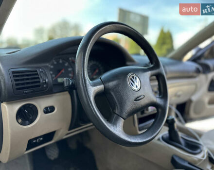 Черный Фольксваген Пассат, объемом двигателя 1.6 л и пробегом 249 тыс. км за 5100 $, фото 25 на Automoto.ua