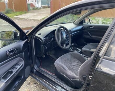 Черный Фольксваген Пассат, объемом двигателя 0 л и пробегом 300 тыс. км за 1650 $, фото 13 на Automoto.ua