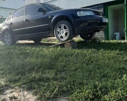 Чорний Фольксваген Пассат, об'ємом двигуна 1.8 л та пробігом 350 тис. км за 3333 $, фото 1 на Automoto.ua
