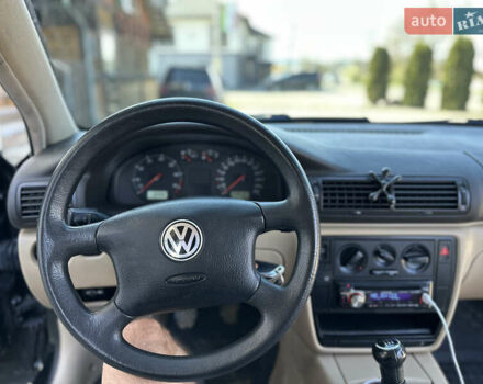 Черный Фольксваген Пассат, объемом двигателя 1.6 л и пробегом 249 тыс. км за 5100 $, фото 15 на Automoto.ua