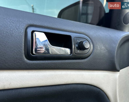 Черный Фольксваген Пассат, объемом двигателя 1.6 л и пробегом 249 тыс. км за 5100 $, фото 17 на Automoto.ua